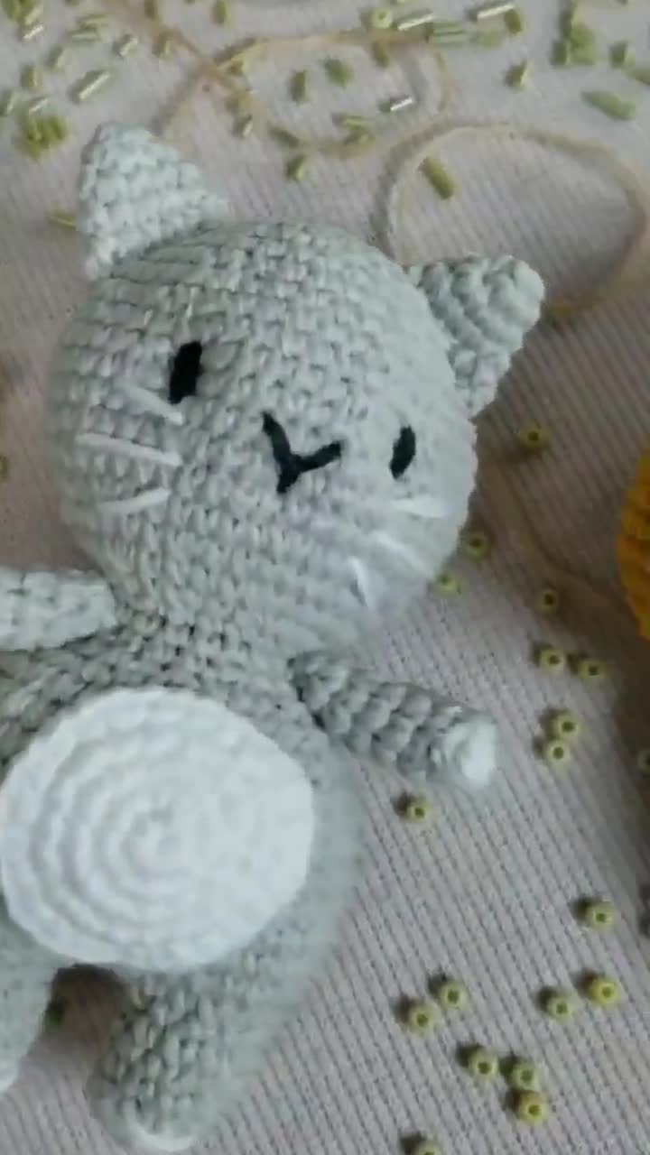 ライトグレーの猫の編みぐるみキット：初心者向けDIYクラフト - Etsy 日本